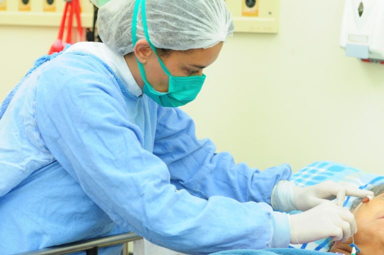 Guerreiros da Saúde do DF vão ganhar hospedagem em hotéis para descansar da luta diária