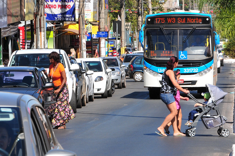 Ônibus circulam com escala de domingo na sexta-feira santa