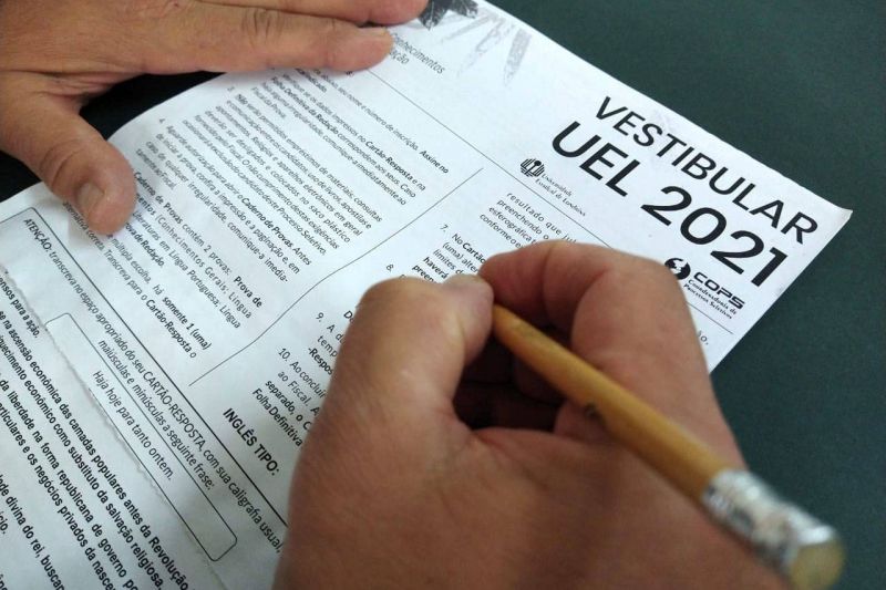 UEL realiza o Vestibular 2021 e disponibiliza gabarito provisório