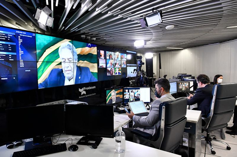 Senado aprova salário mínimo de R$ 1.100, em vigor desde janeiro