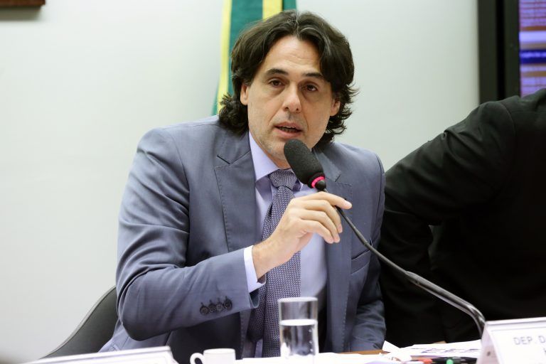 Proposta fixa prazos para plano de saúde disponibilizar tratamento a paciente com câncer