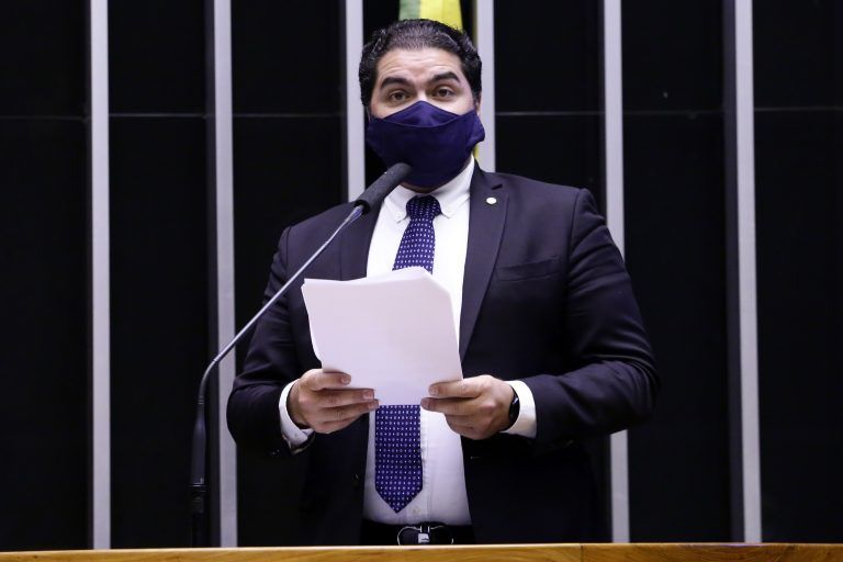 Câmara aprova MP que elevou salário mínimo para R$ 1.100 em janeiro