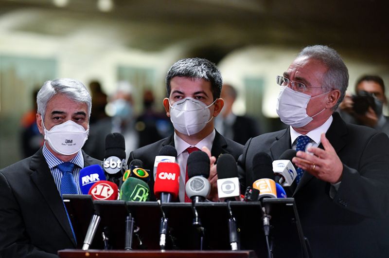 Senadores da oposição e do governo fazem balanço do primeiro mês da CPI