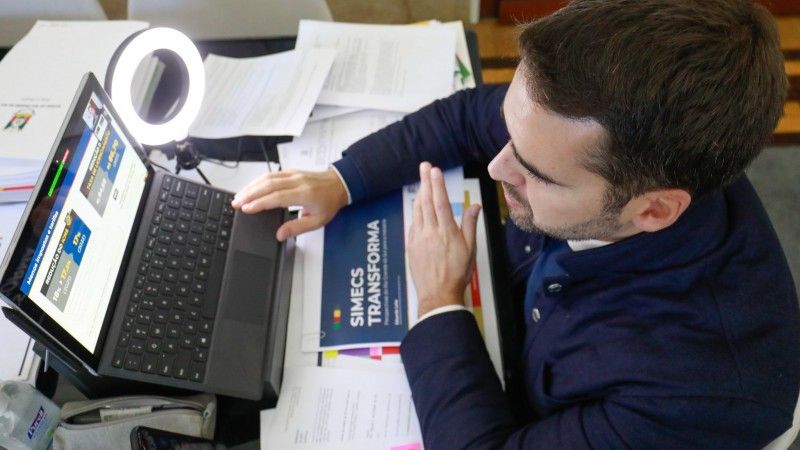 Leite palestra no evento virtual Simecs Transforma em alusão ao Dia da Indústria