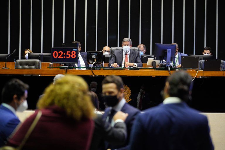 Câmara aprova MP que exige renda mensal per capita de até 1/4 do salário mínimo para acesso ao BPC