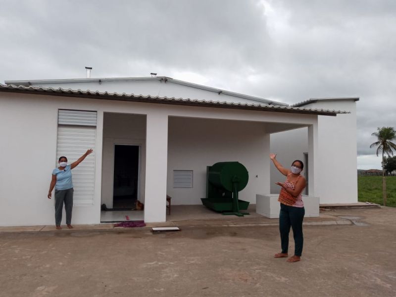 Unidade de processamento de mandioca vai aumentar renda de agricultores familiares de Acajutiba em até 50%