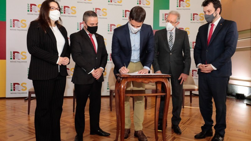 Anvisa determina recolhimento de lotes da CoronaVac