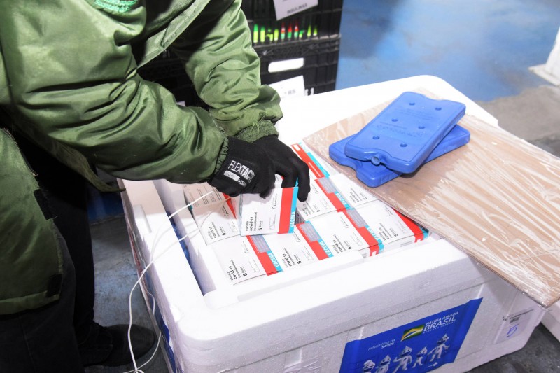 Lira se reúne com Bolsonaro e Guedes na busca de solução para baixar o preço dos combustíveis