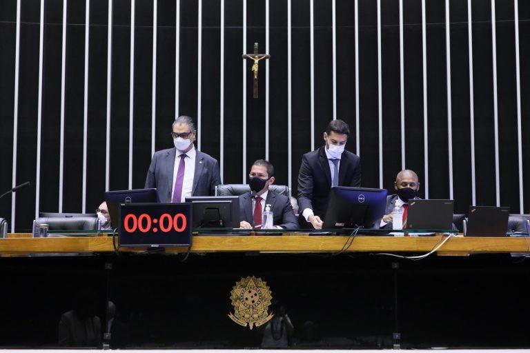 Doze empresas e consórcios disputam a nova duplicação da PR-445, no Norte do Paraná