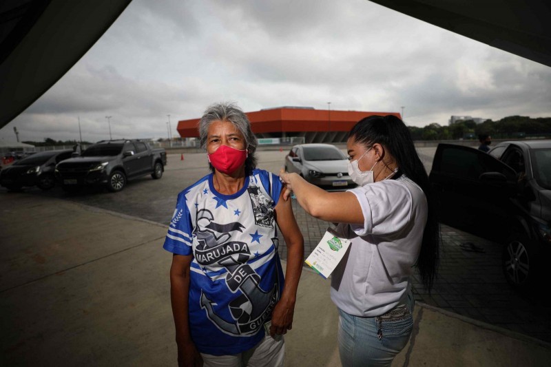 SP atinge 100% de cobertura vacinal contra COVID-19 em idosos acima de 65 anos