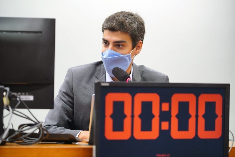 Vacinação contra a Covid-19 avança e Paraná passa de 12 milhões de doses aplicadas