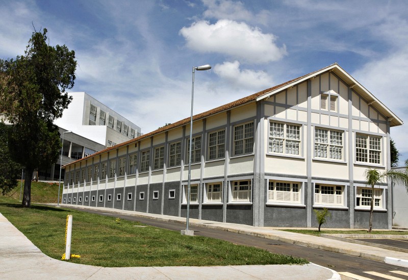 Covid-19: DF começa a vacinar adolescentes de 14 e 15 anos