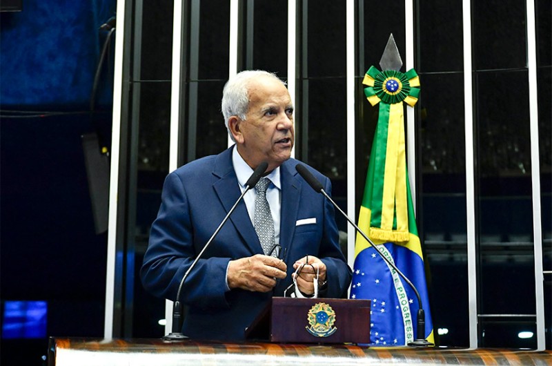 Oriovisto diz que busca solução para garantir Auxílio Brasil, precatórios e teto de gastos