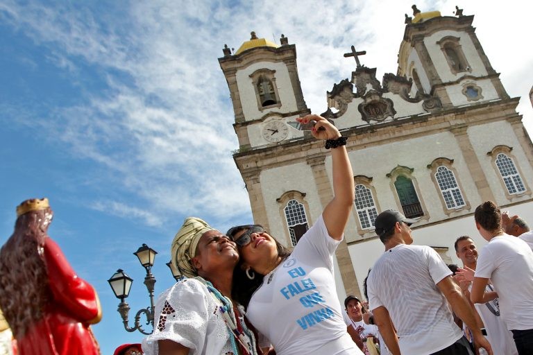 Covid-19: Brasil tem 15,7 mil novos casos e 537 mortes em 24 horas