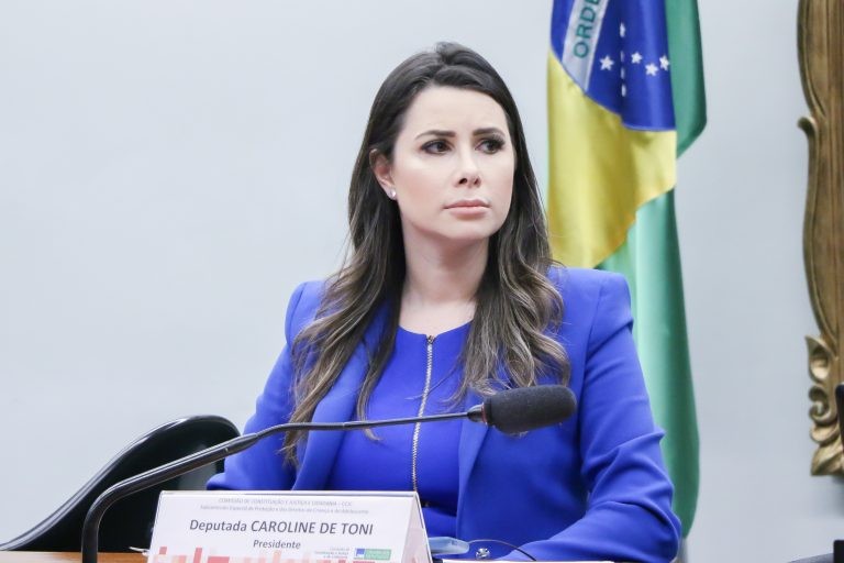 CCJ aprova criação do Dia Nacional do Espiritismo