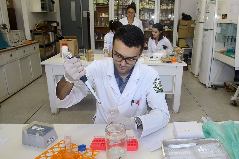 Comissão de Finanças debate limite para transação em dinheiro