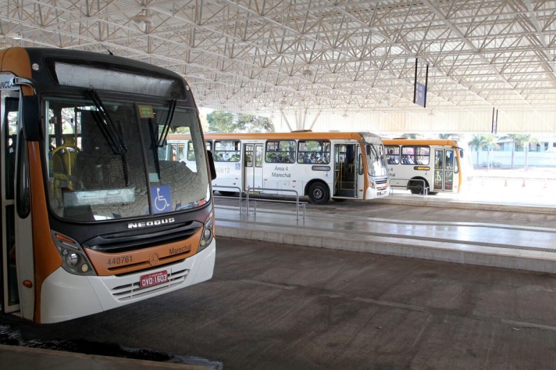 Mais ônibus aos domingos para a Feira dos Importados