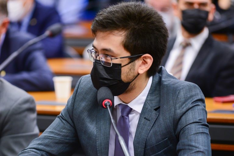 Comissão aprova exclusão da prática de jogo de azar como motivo de demissão por justa causa