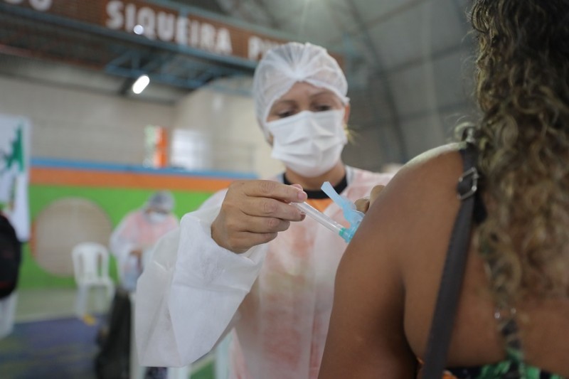 Painel de Vacinação do Amazonas informa que já aplicou 4.457.910 doses de vacina contra Covid-19 até esta terça-feira (26/10)