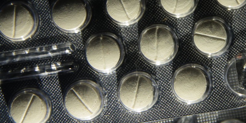 Mobilização alerta para riscos da automedicação com antibióticos