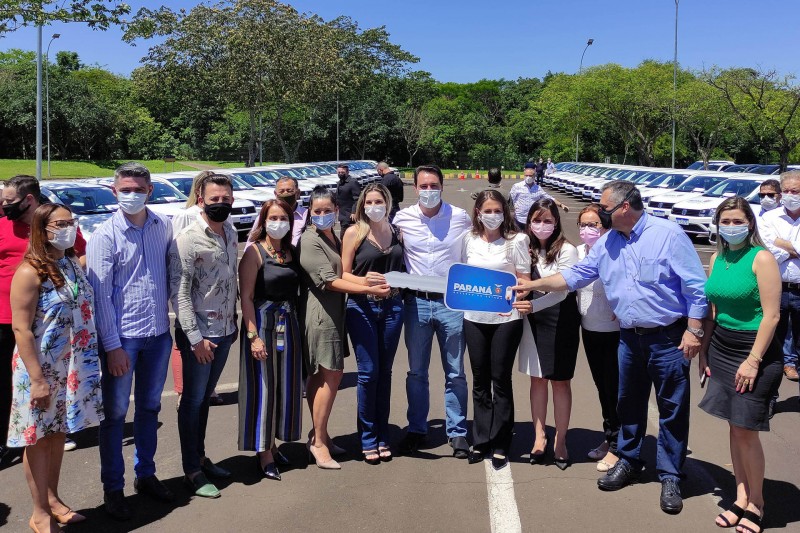 Governador entrega 48 carros para frota da Saúde dos municípios da região de Foz do Iguaçu
