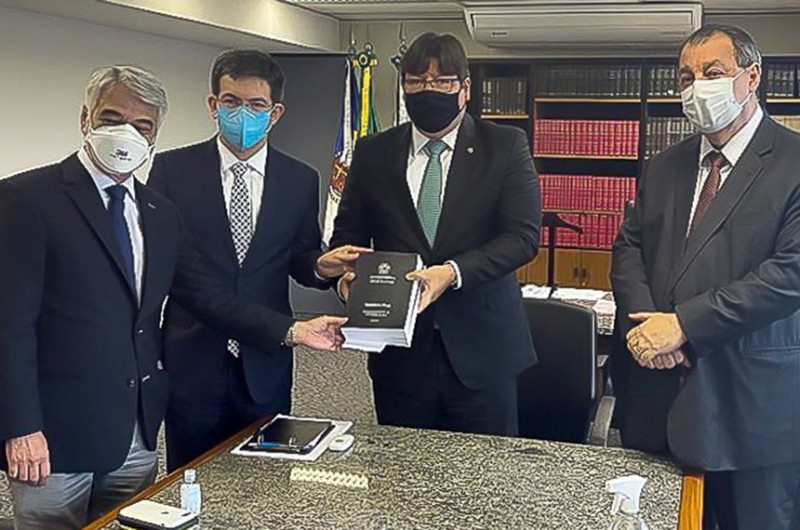 Frente Parlamentar Observatório da Pandemia entrega relatório final ao Ministério Público