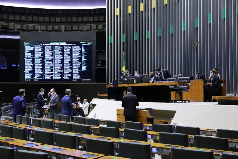 Governo do Amazonas recebe remessas com 26.910 doses de vacina contra Covid-19