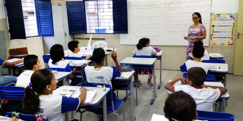 Rio inicia retorno de aulas presenciais sem rodízio de alunos