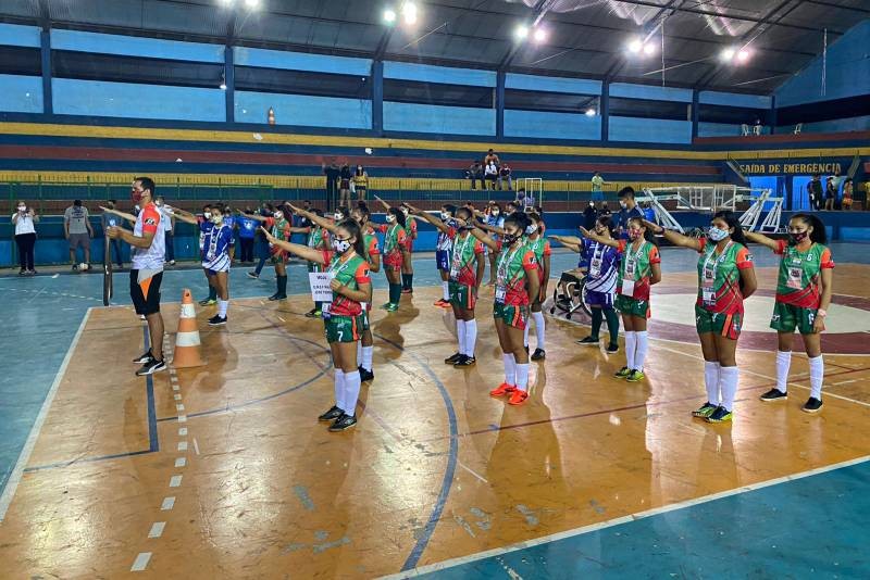 Comissão aprova projeto que obriga empresas a aceitarem pagamentos eletrônicos