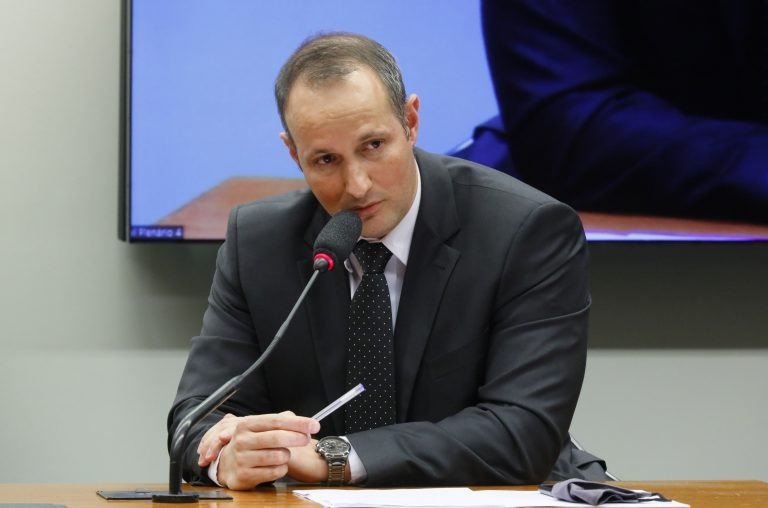 Projeto proíbe publicidade que trate de orientação sexual com a participação de crianças e adolescentes