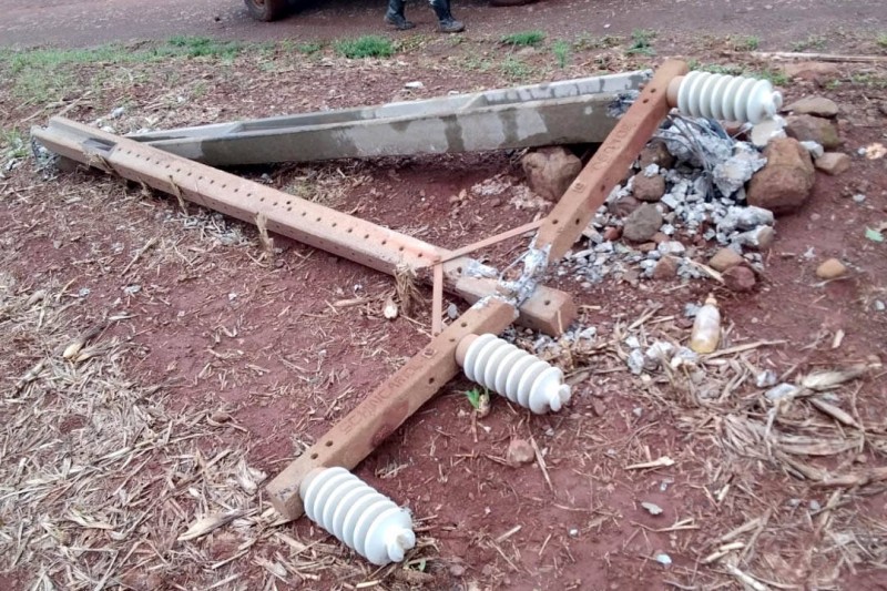 Temporal ainda compromete abastecimento de água e luz em várias cidades do Paraná