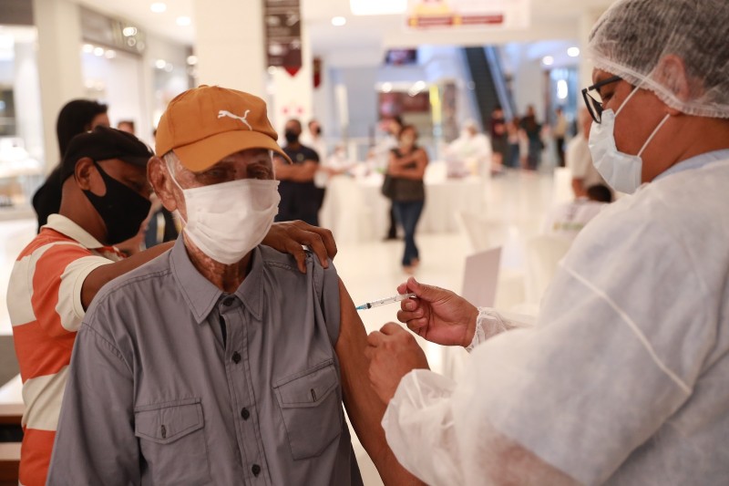 Amazonas já aplicou 4.793.305 doses de vacina contra Covid-19 até esta quarta-feira (17/11)