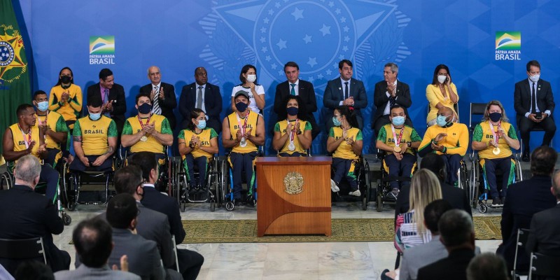 Presidente recebe atletas olímpicos e paralímpicos no Palácio