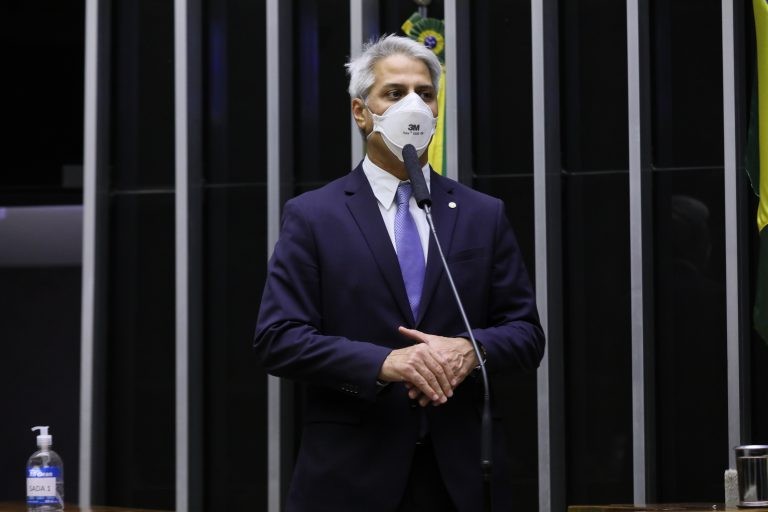 Oposição quer anular ato do governo que proíbe passaporte da vacina em eventos culturais