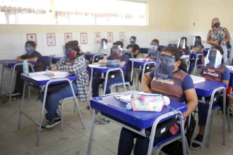 Projeto da Uepa confecciona e distribui 350 máscaras Face Shield