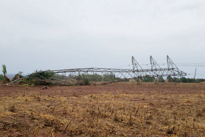 Copel e Sanepar intensificam o trabalho para restabelecer o fornecimento de luz e água