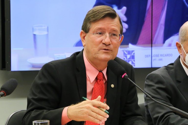 Comissão aprova projeto que permite a fornecedor informar preço de custo dos produtos