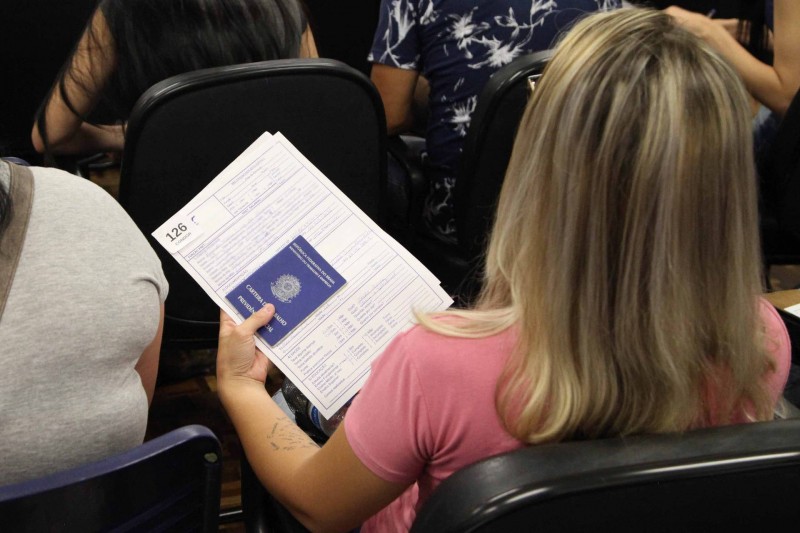 Agências do Trabalhador ofertam 10.127 vagas com carteira assinada no Estado
