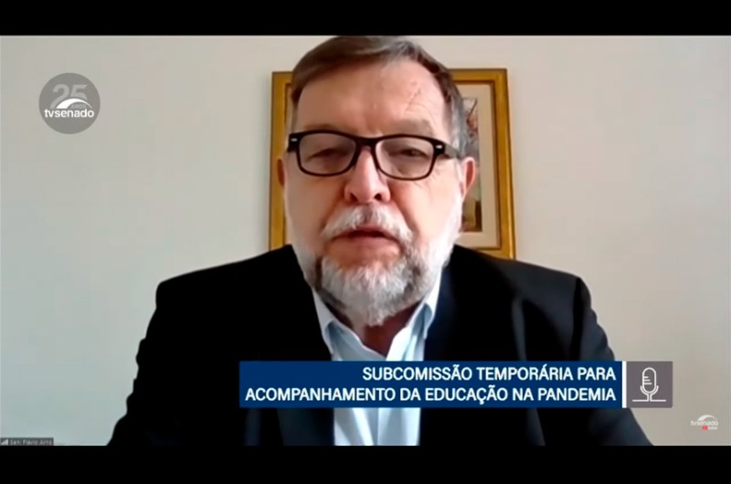 Brasil precisa de ‘operação resgate’ para atrair estudantes de volta à escola, aponta debate