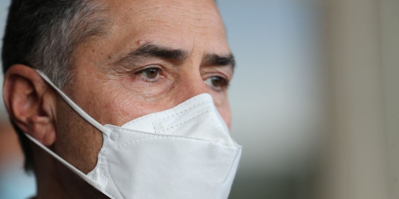 Ministro do STF envia à PGR ação sobre live do presidente da República