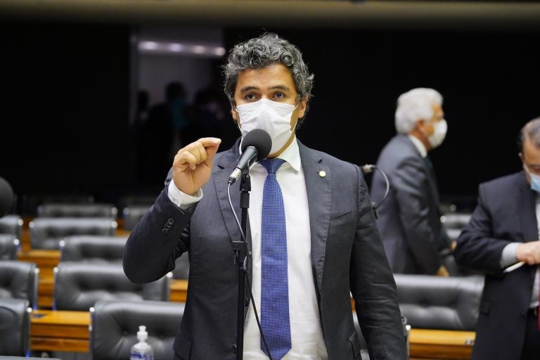 Comissão aprova projeto que muda lista de isenções na aposentadoria por invalidez e no auxílio-doença