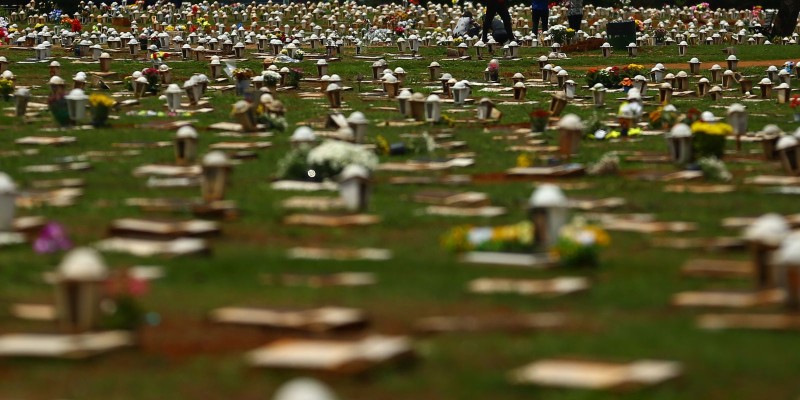 Flexibilização de medidas contra covid amplia visitação a cemitérios