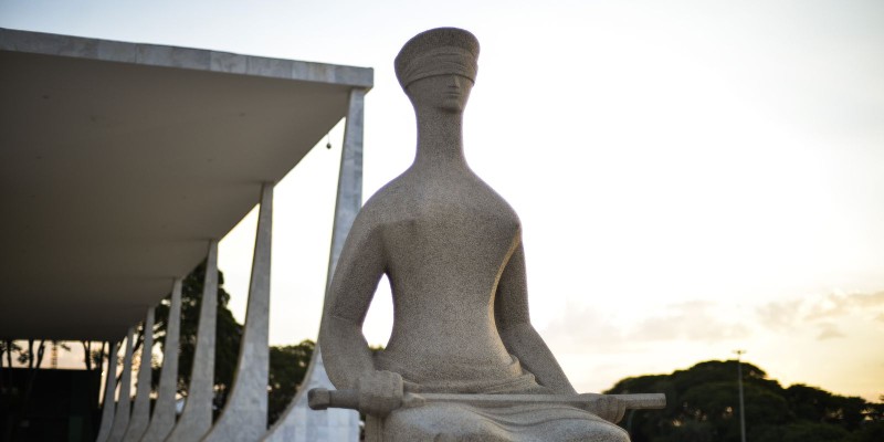 Maioria do STF mantém decisão que suspende emendas do relator    