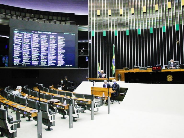 Câmara rejeita recurso e permite envio ao Senado de projeto sobre gravação de ações policiais