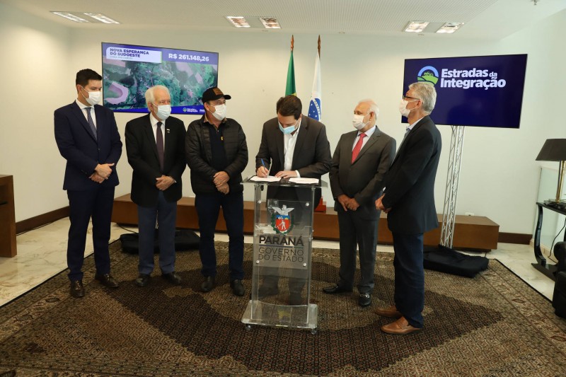 Governo libera R$ 9 milhões para revitalização de estradas rurais em 10 municípios