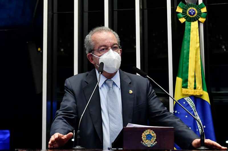 Chama crioula é acesa no Palácio Piratini e marca início da Semana Farroupilha