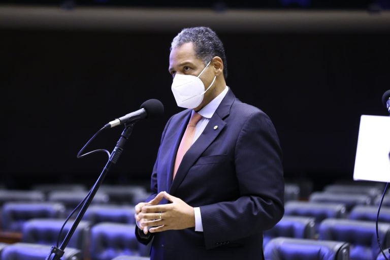 Agências do Trabalhador ofertam 3.785 vagas de emprego no Paraná