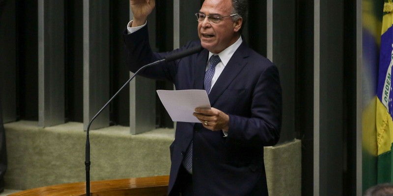 Relator da PEC dos Precatórios apresenta parecer à CCJ