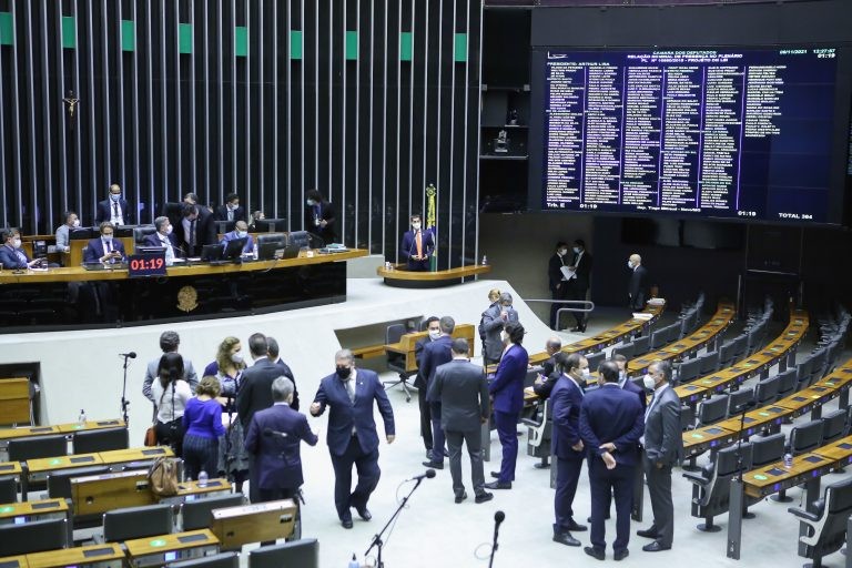 Oposição tenta obstruir segundo turno da PEC dos Precatórios; acompanhe