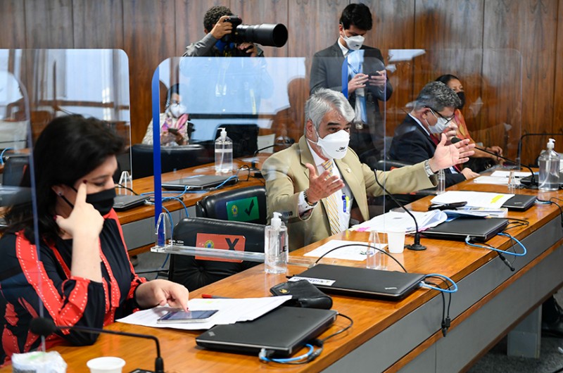 Medida provisória zera tributos sobre milho importado